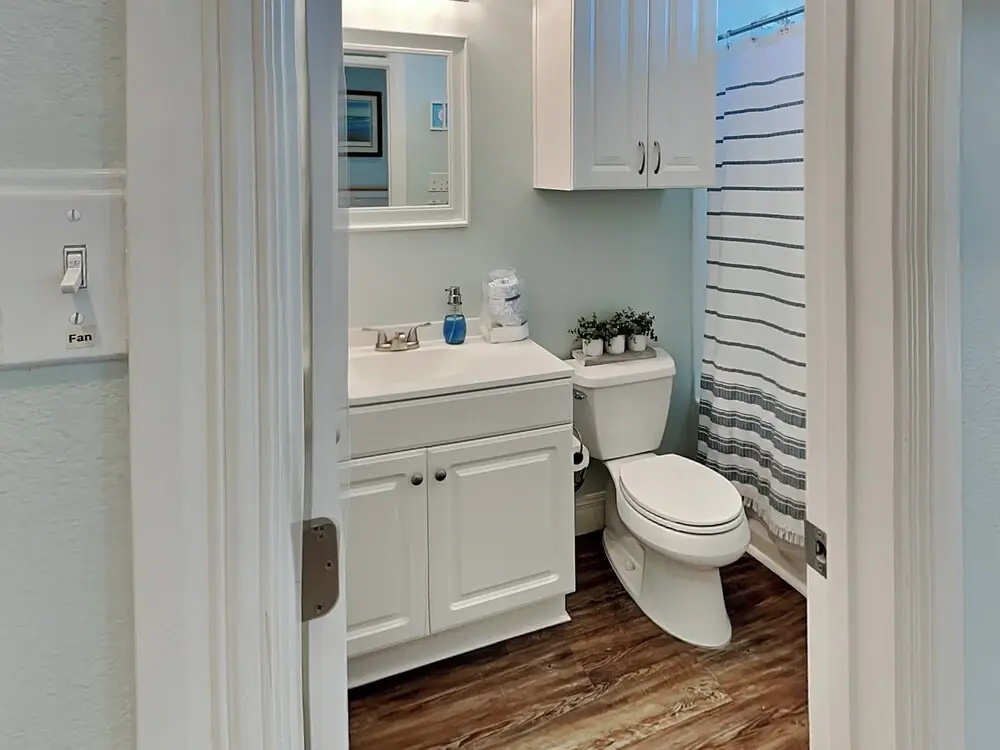 3 Bedrooms Cottage with balcony