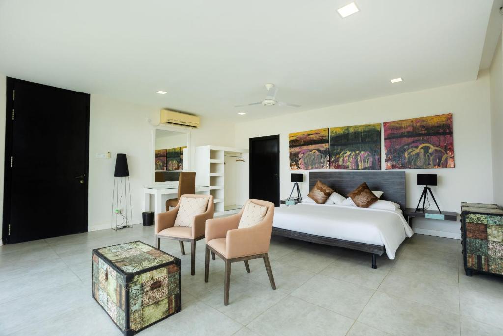 Green Turtle Villa By The Serendipity Collection