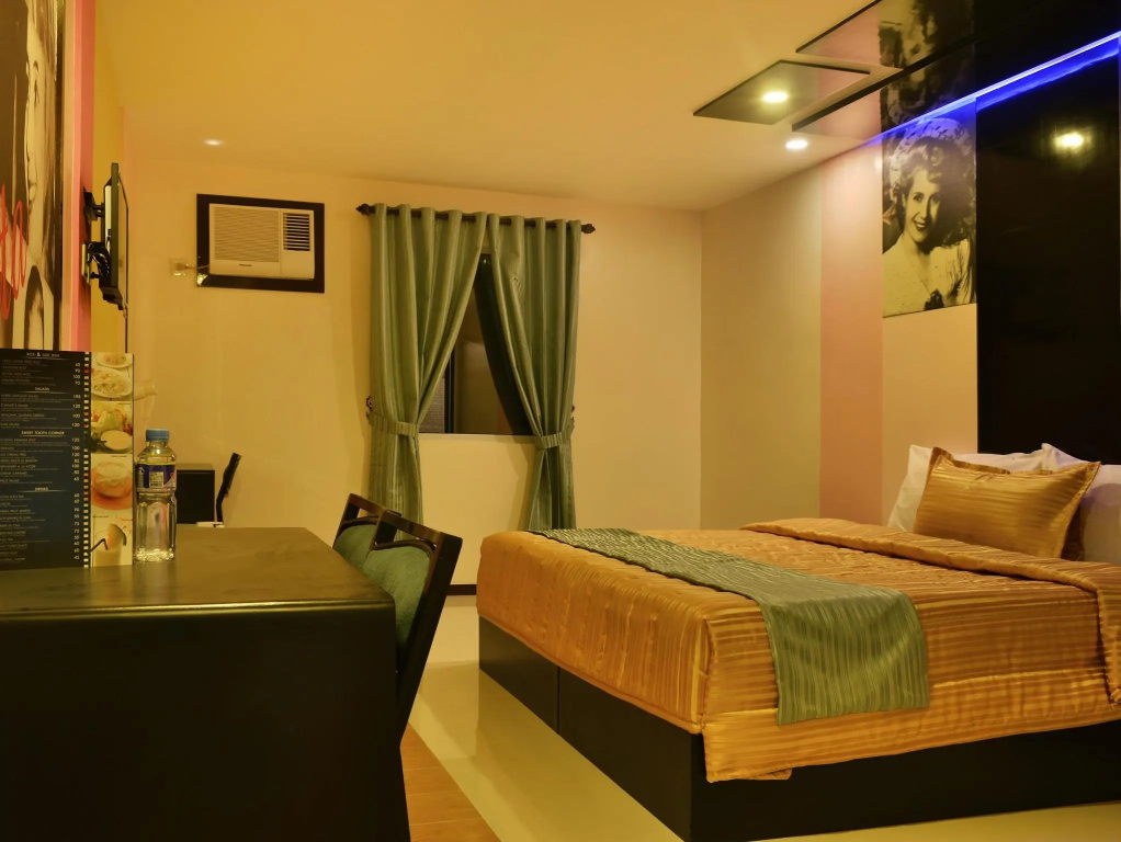 Icon Hotel Timog — 4