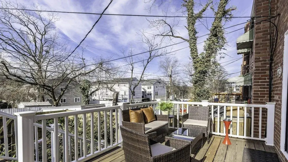 Spacious Colonial House in Alexandria | CozySuites