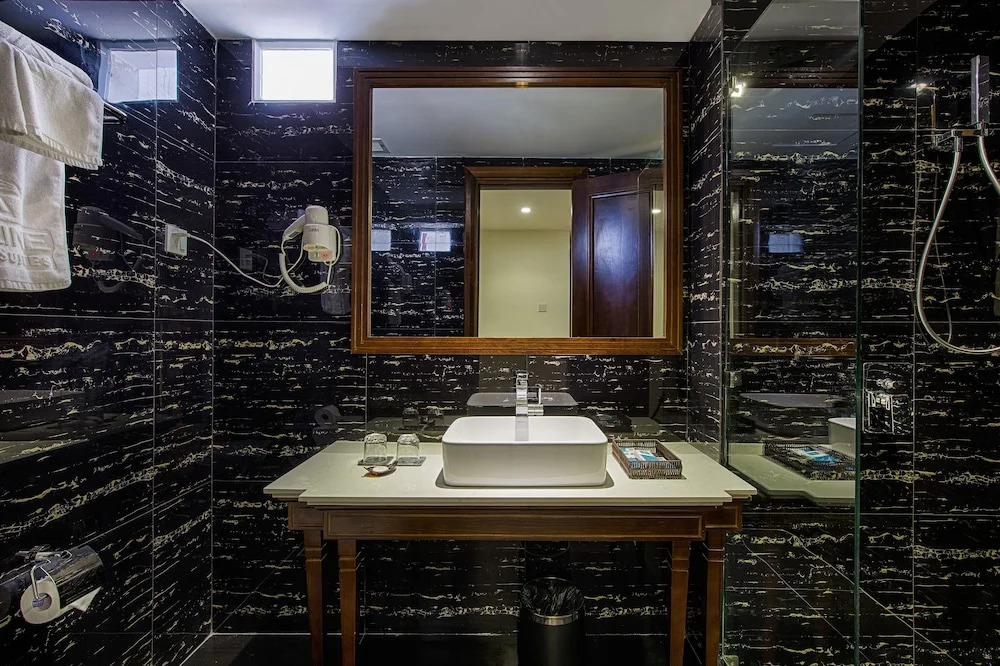 Adaline Hotel & Suite Danang