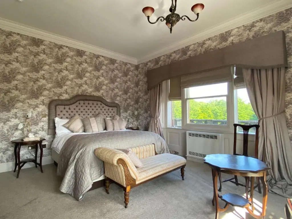 Deluxe Double room (full double bed)