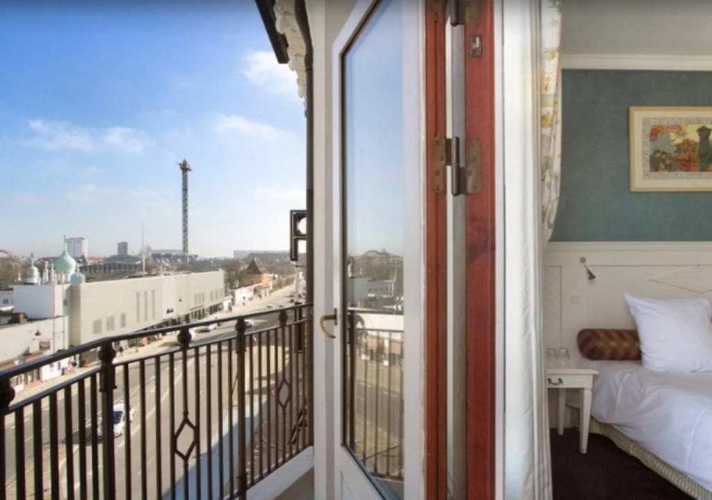 Balcony & Terrace