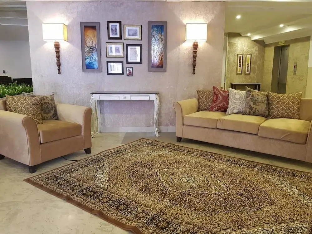 Lobby & Reception