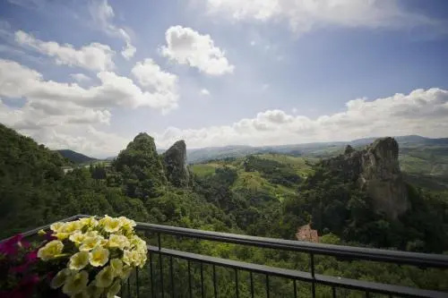 Balcony & Terrace