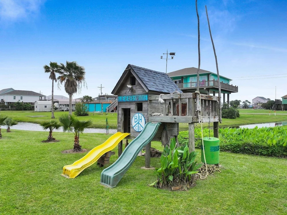 Blue Heaven 4 Bedroom Home