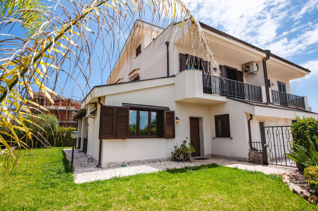 Casa Isola con Giardino