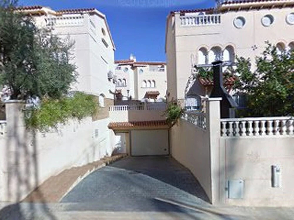 Lovely Holiday Home in Fràncas with Hot Tub