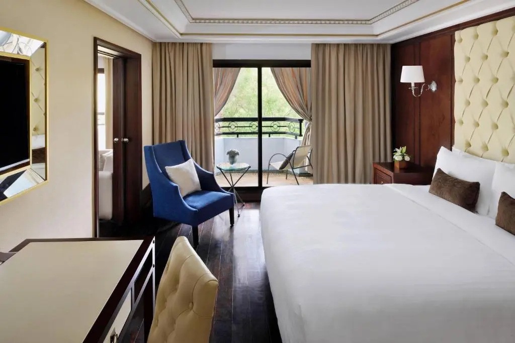 Executive Double Suite with pool view (full double bed)