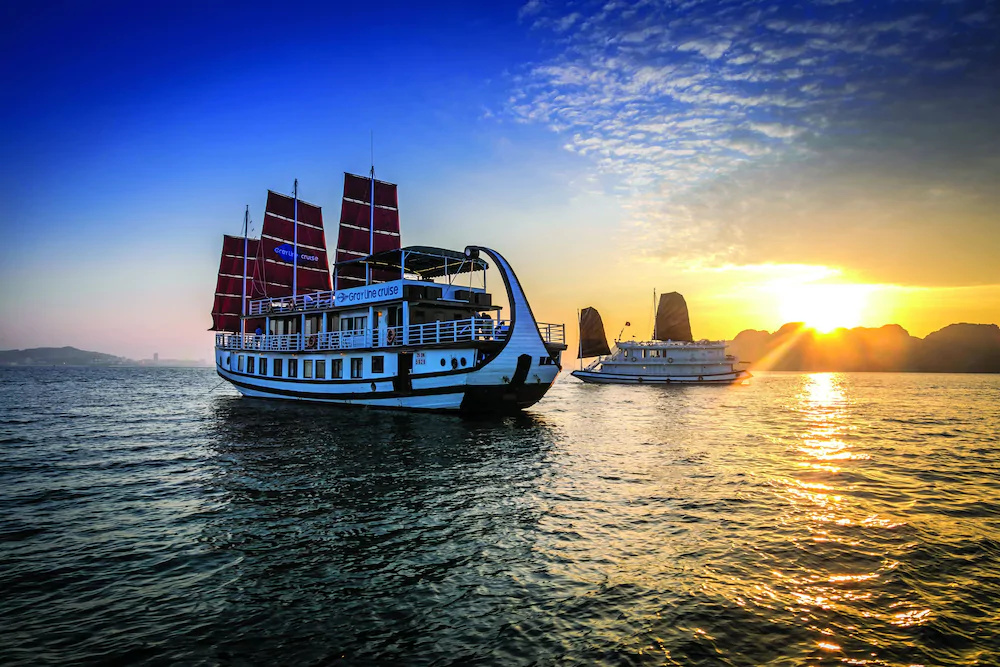 Gray Line Private Luxury Cruise