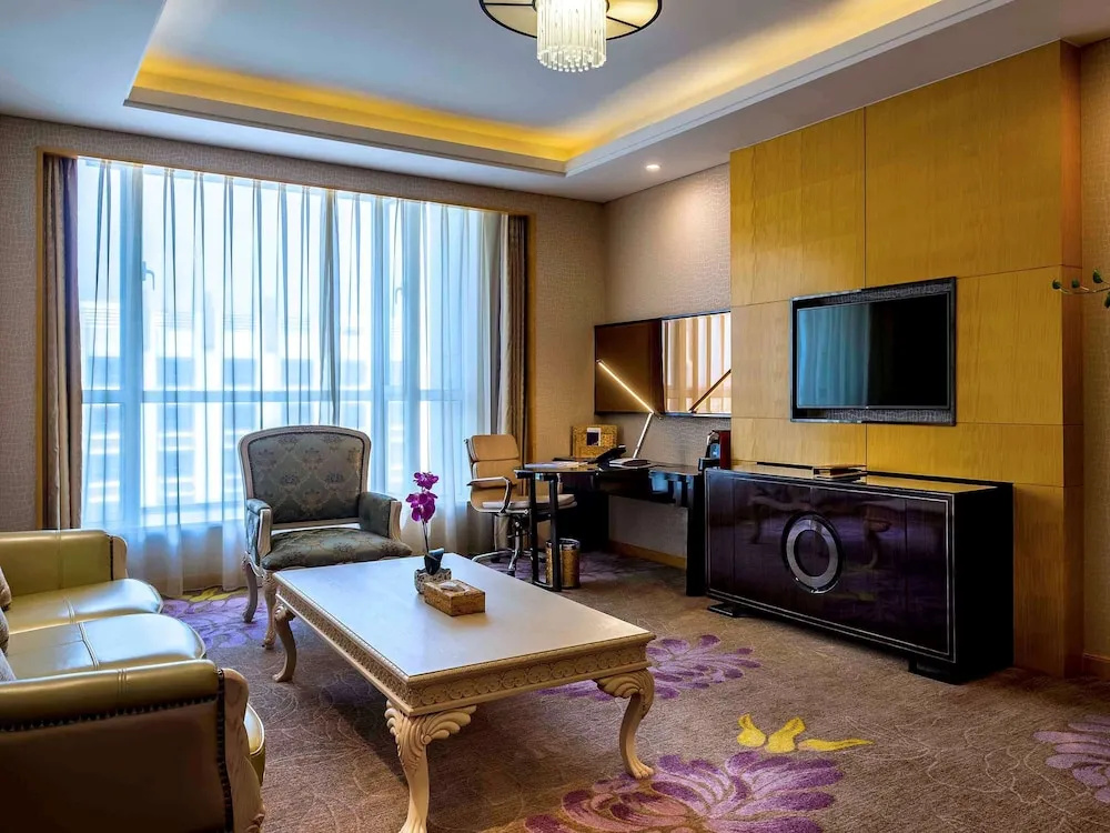Executive Double Club Suite (full double bed)