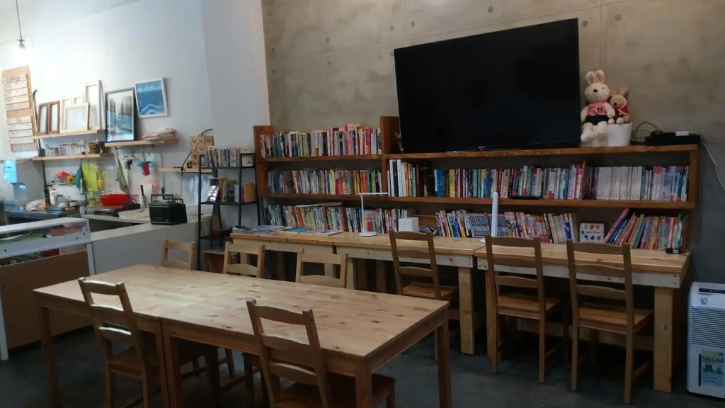 Dongshibookstore - фото 3