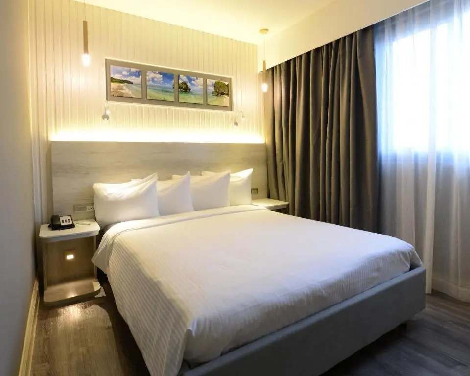 Double Suite (full double bed)