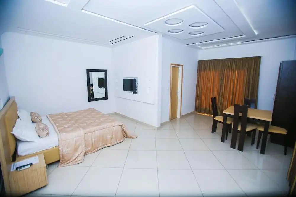 Deluxe Suite
