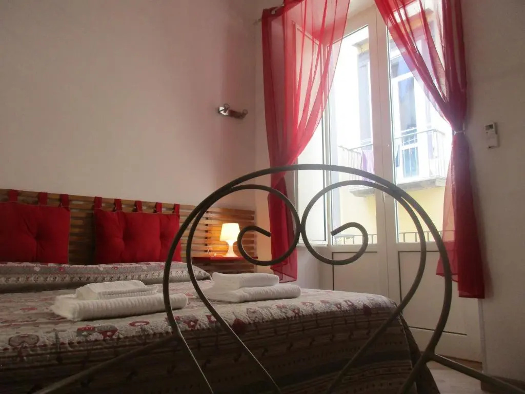 Deluxe Double room with balcony (full double bed)