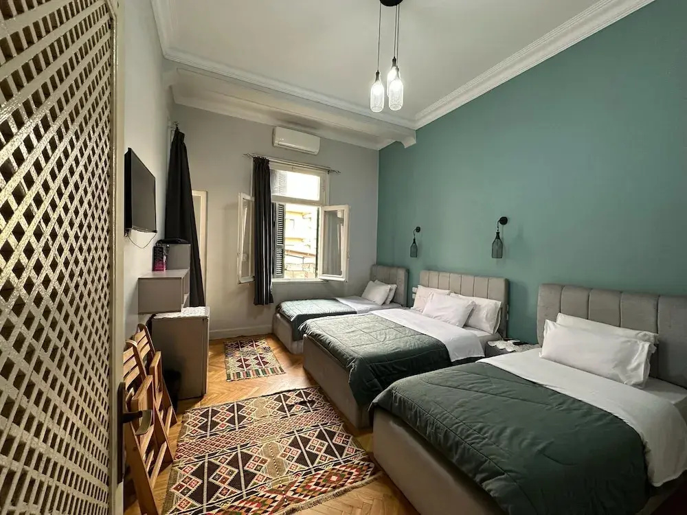 Deluxe Quadruple room with city view