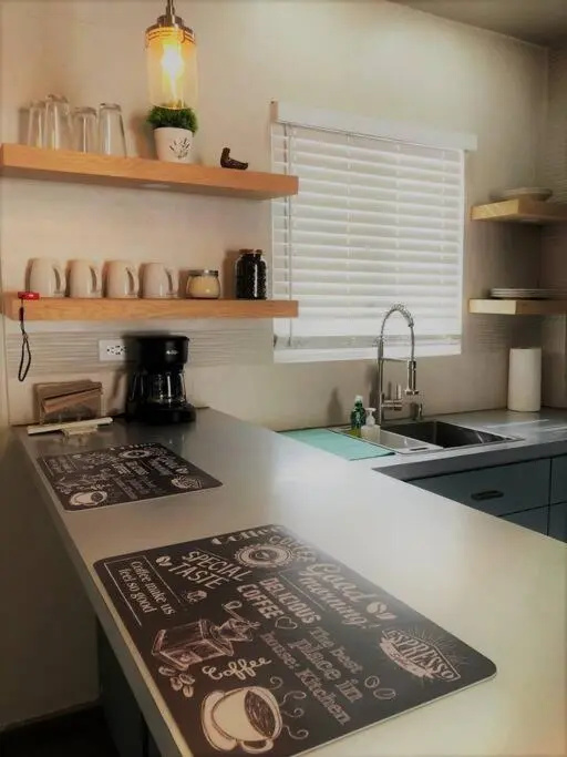 Lovely 1 Bedroom Apartment w/private Parking