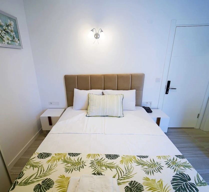 Standard room with land view