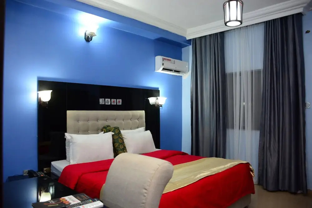 Jasmines Place and Suites - Chambres