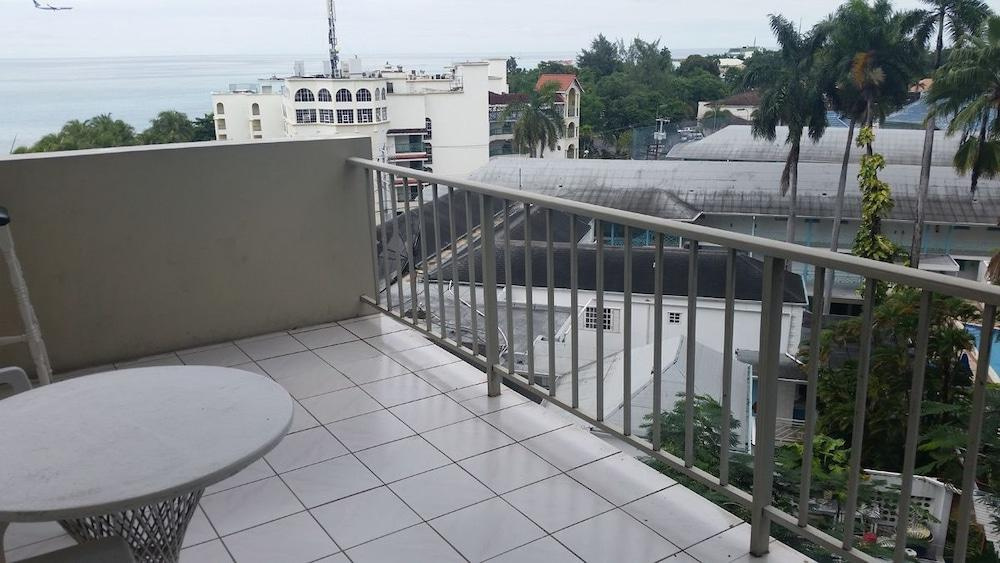 Balcony & Terrace