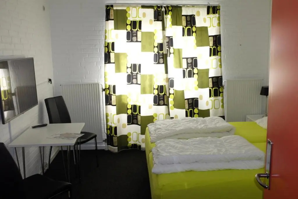 Classic Double room (full double bed)