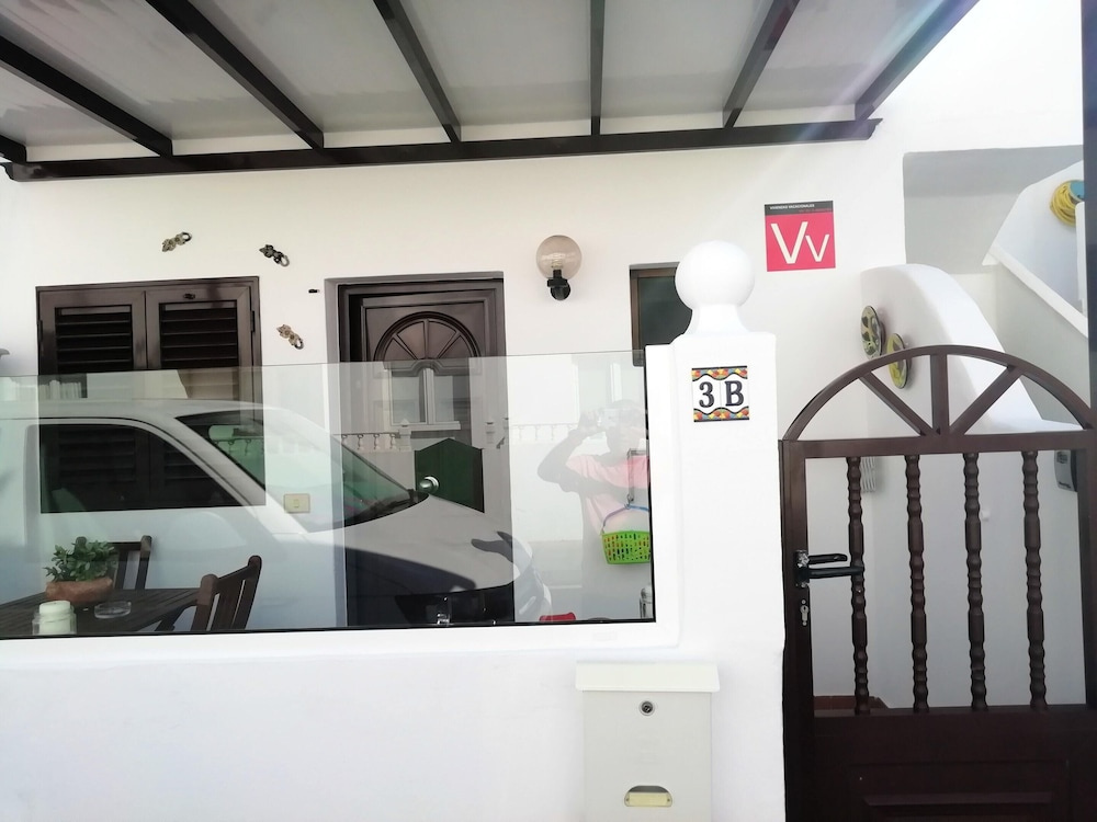 Apartment with 2 bedrooms in Arrieta with furnished terrace and WiFi 300 m from the beach