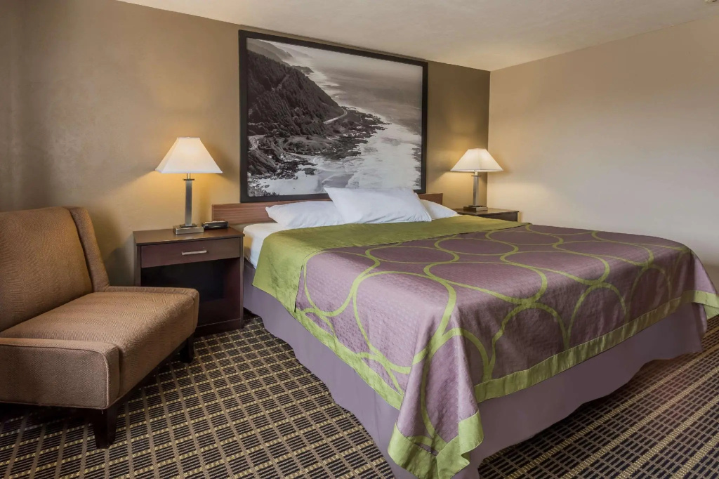 Standard Double room with river view (full double bed)