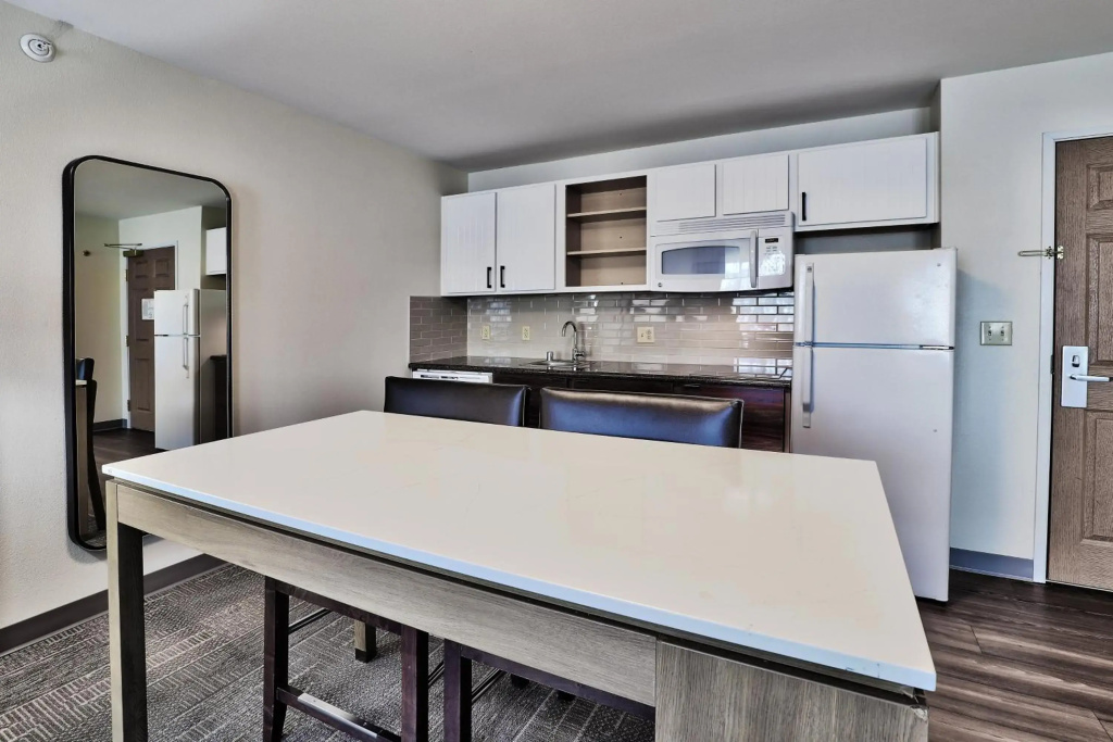 Staybridge Suites Albuquerque - Airport by IHG - фото 38