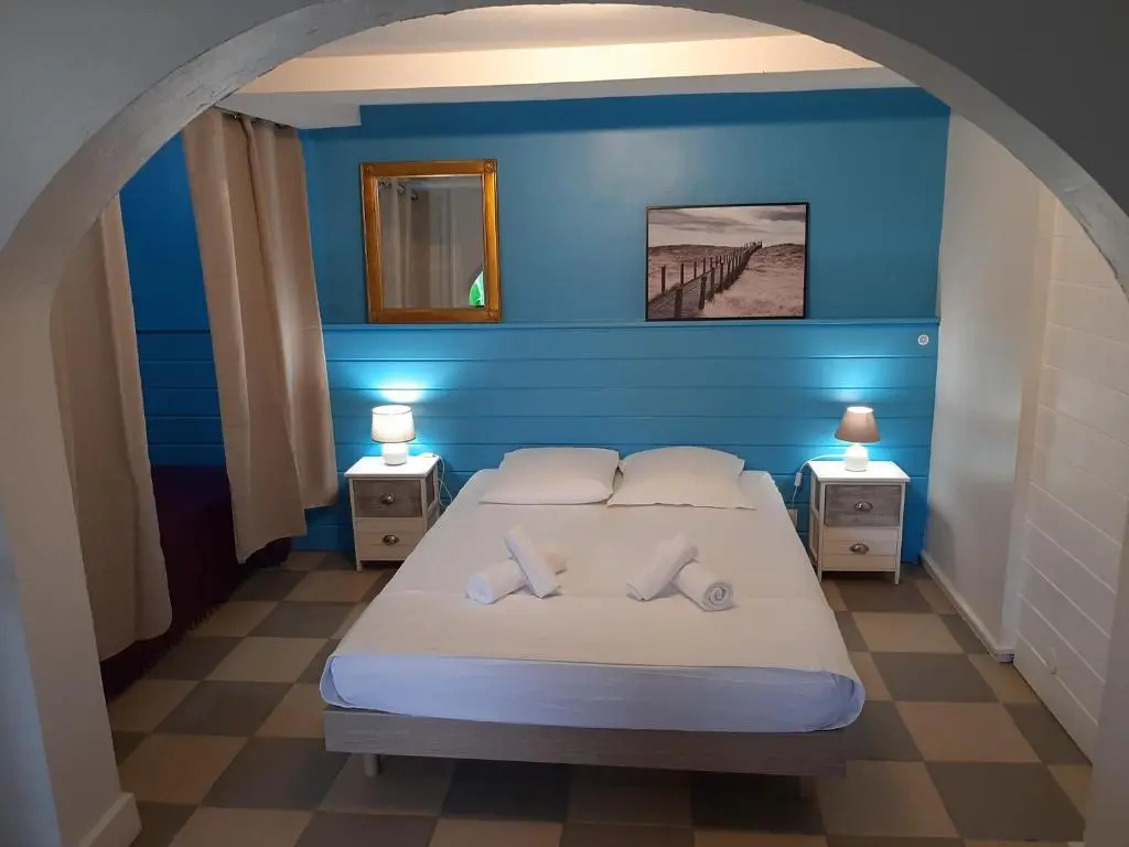 Standard Double room (full double bed)
