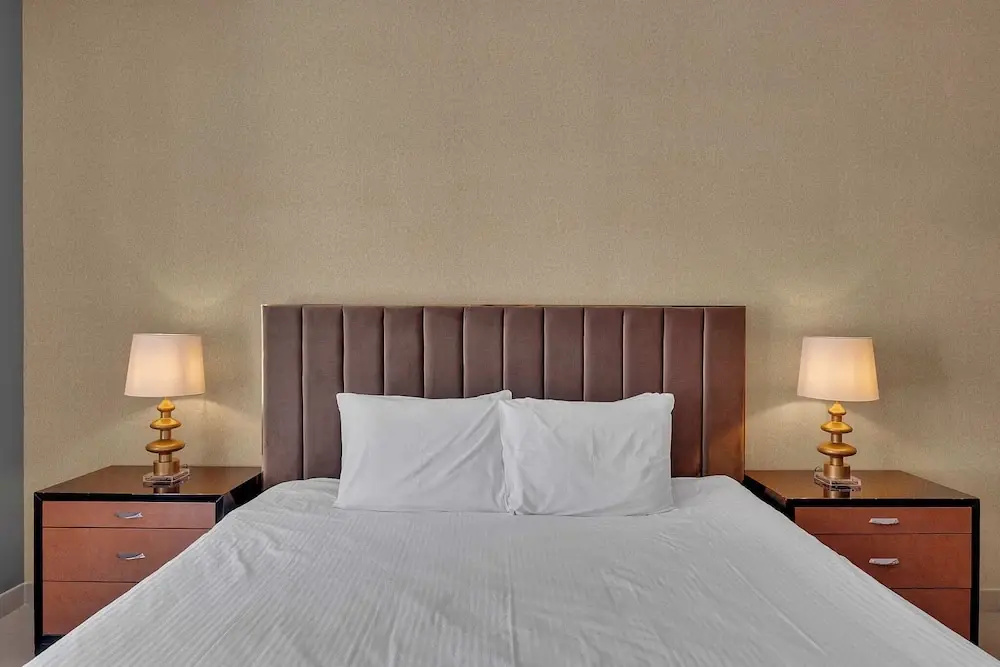 Отель Bellavista - Elegant -2BR -Fountain View в Дубае
