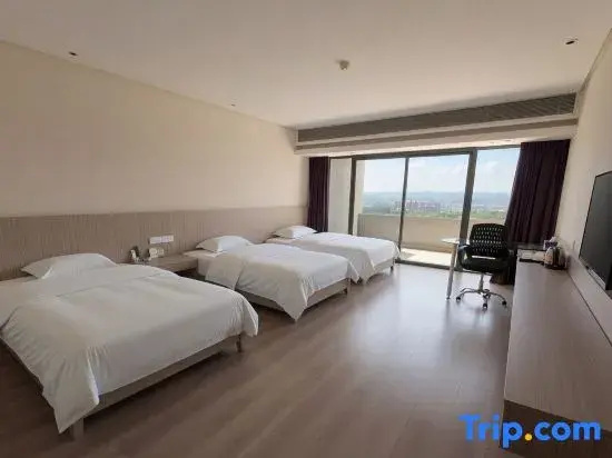 Standard Triple room with lake view