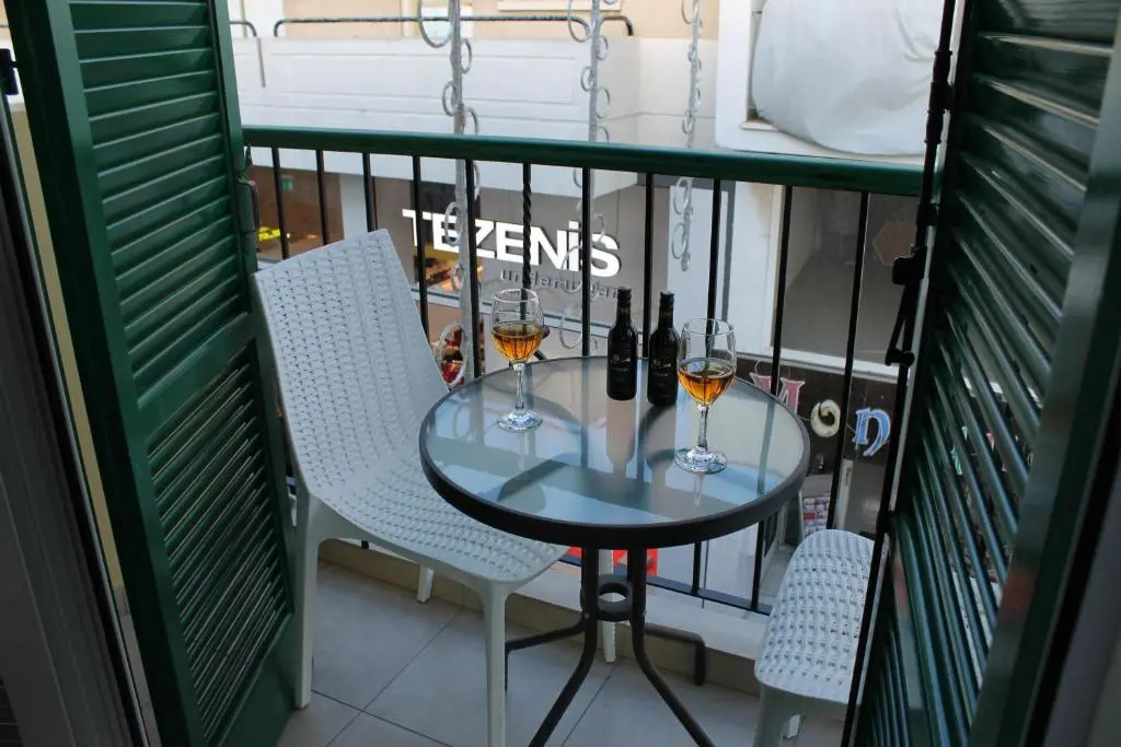 Balcony & Terrace