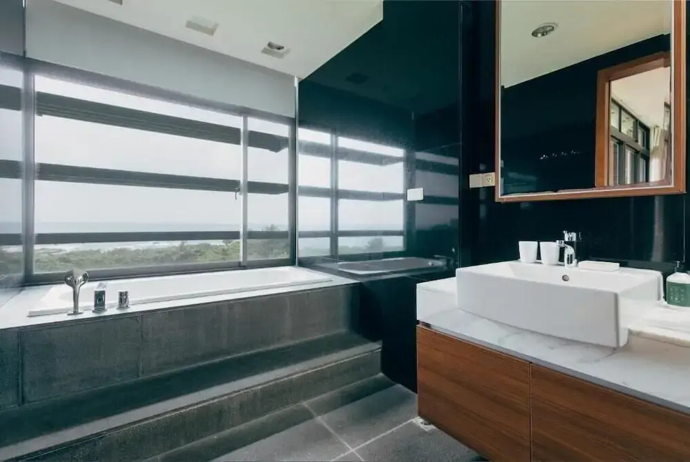 Superior Double room with balcony and with ocean view (full double bed)