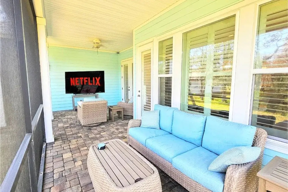 New Custom House! Private, Clean, Safe! Walk to the Beach!
