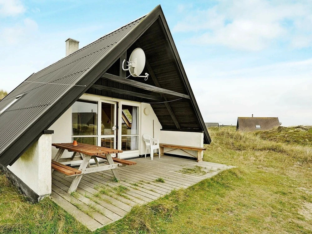 Serene Holiday Home in Ringkøbing Near the Sea