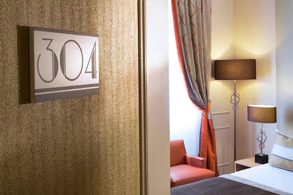 Classic Double room (full double bed)