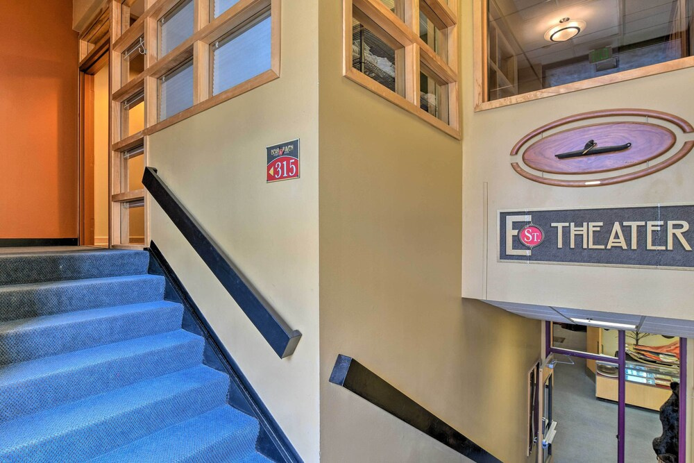Dtwn Anchorage Getaway: 2 Adjoining Condos!