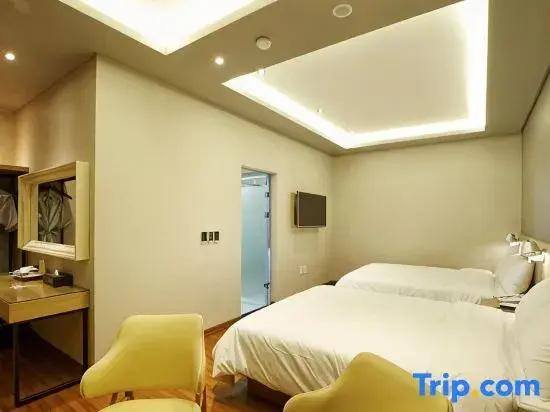 Premier room