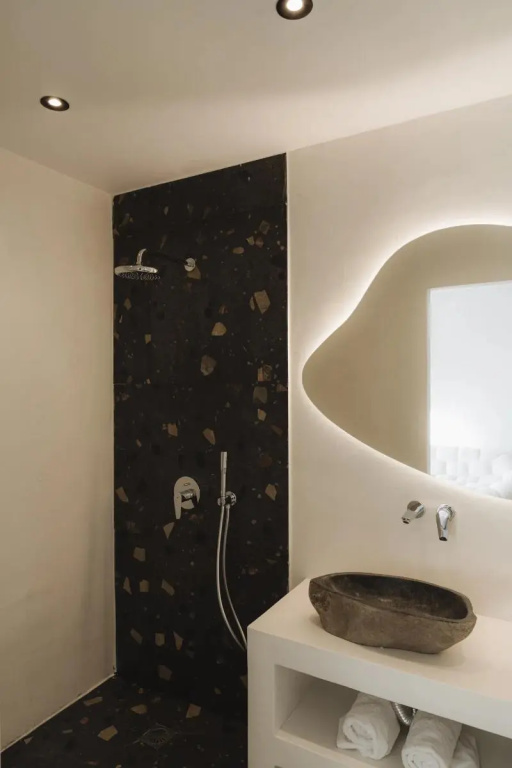 Standard Suite, Bild 1 von 3