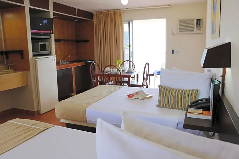 Standard room with pool view