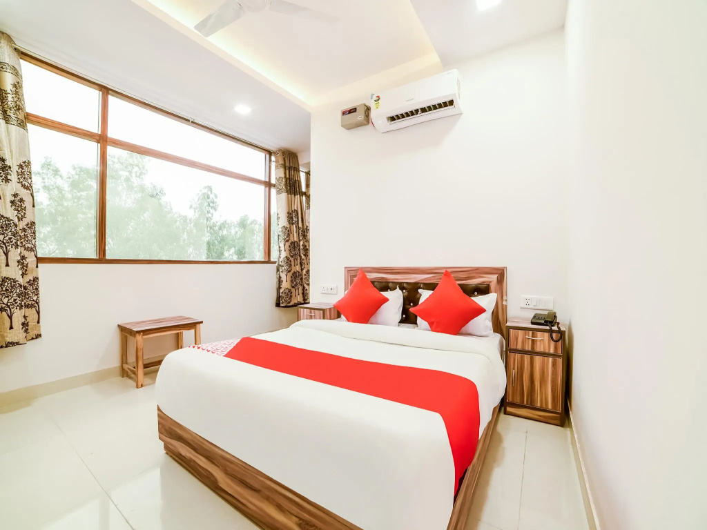 OYO Flagship 49858 Comfort Inn