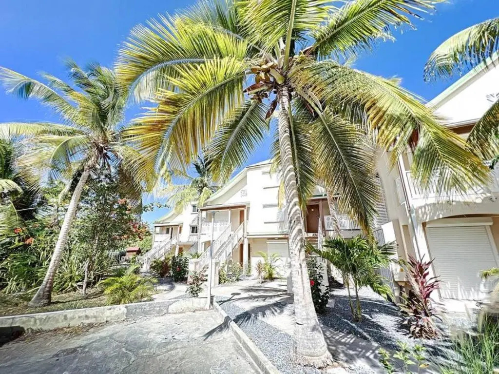 Kalina, beautiful duplex 100m from Orient Bay beach with swimming pool