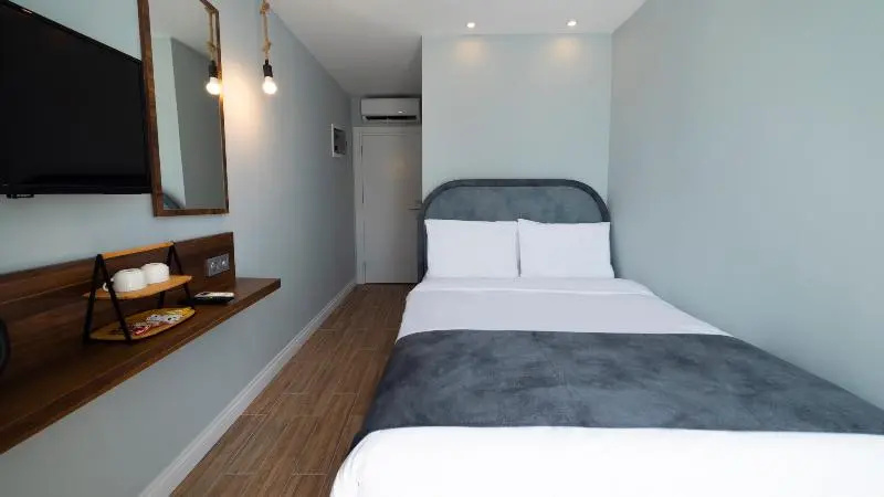 Superior Double room with garden view (full double bed)