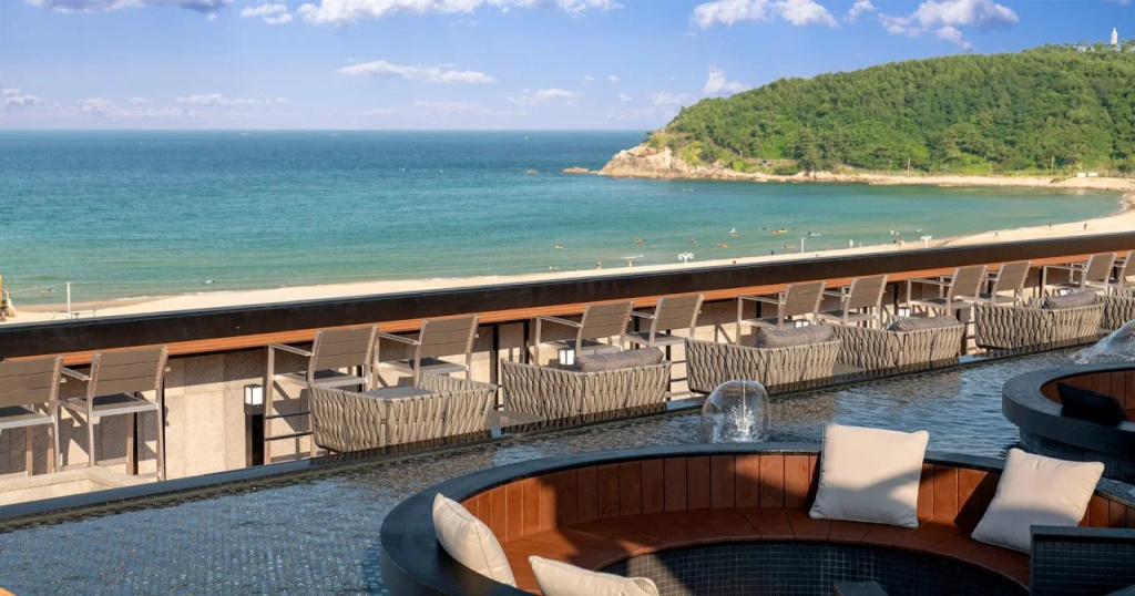 Beach & Waterfront