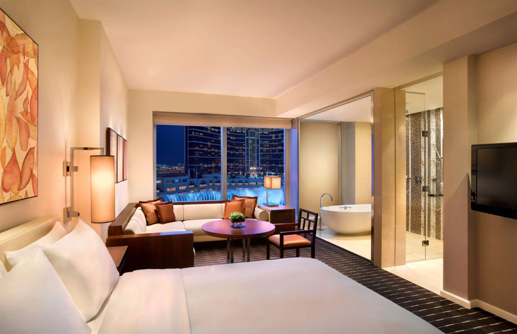 Double room with fountain view (full double bed)