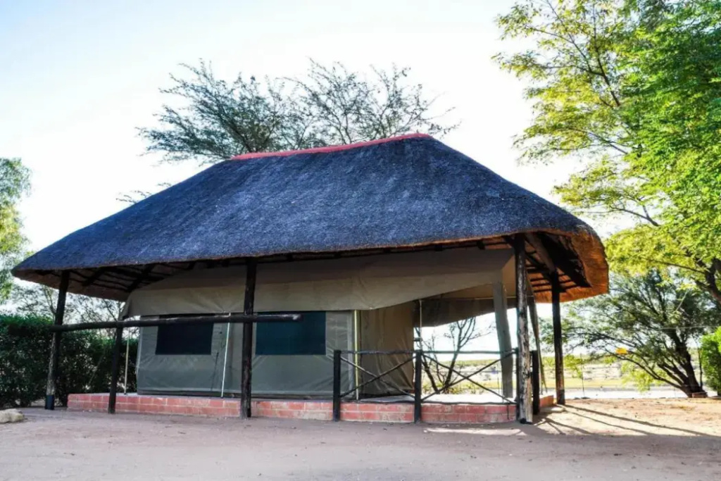 Transkalahari End Resort - Die Dam