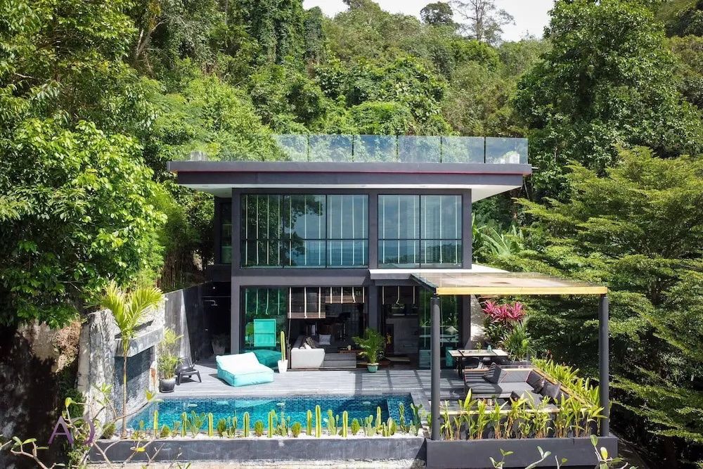 Stylish 4 Bedroom Seaview Pool Villa