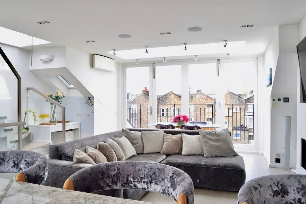 Bright and Stylish Apartment In Little Venice