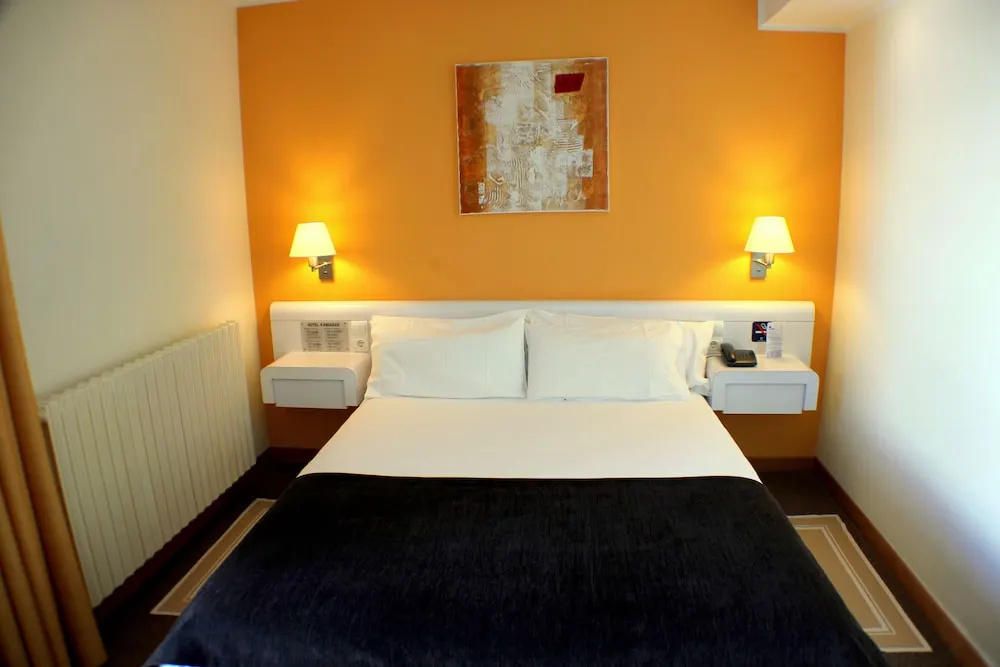 Standard Double room with balcony and with street view (full double bed)