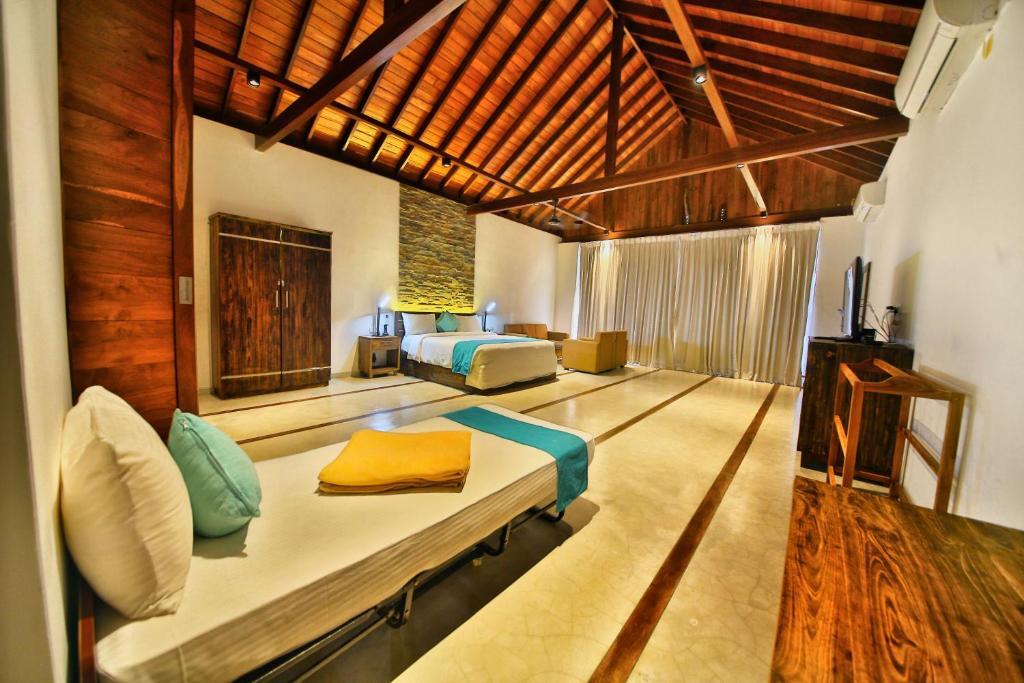 R Degree Hotel